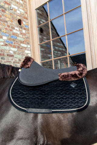 Tapis de selle fausse peau de mouton